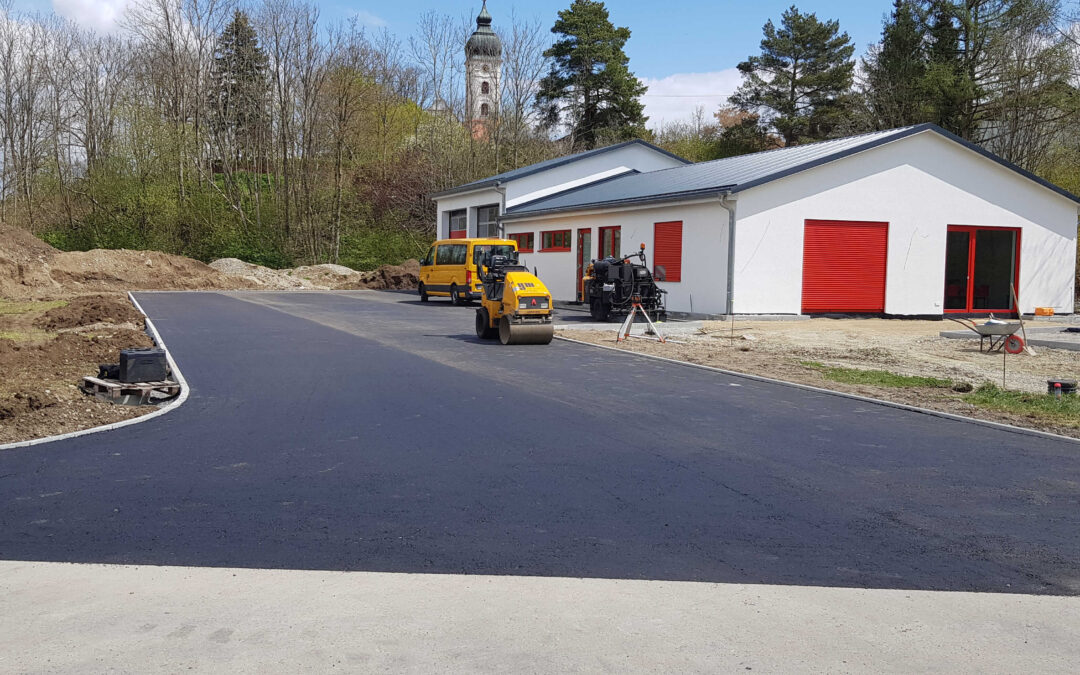 Außenanlage Feuerwehrgebäude Unteressendorf