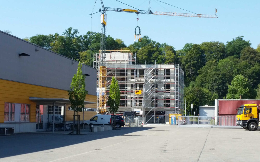 Sommerfest mit Richtfest bei gm